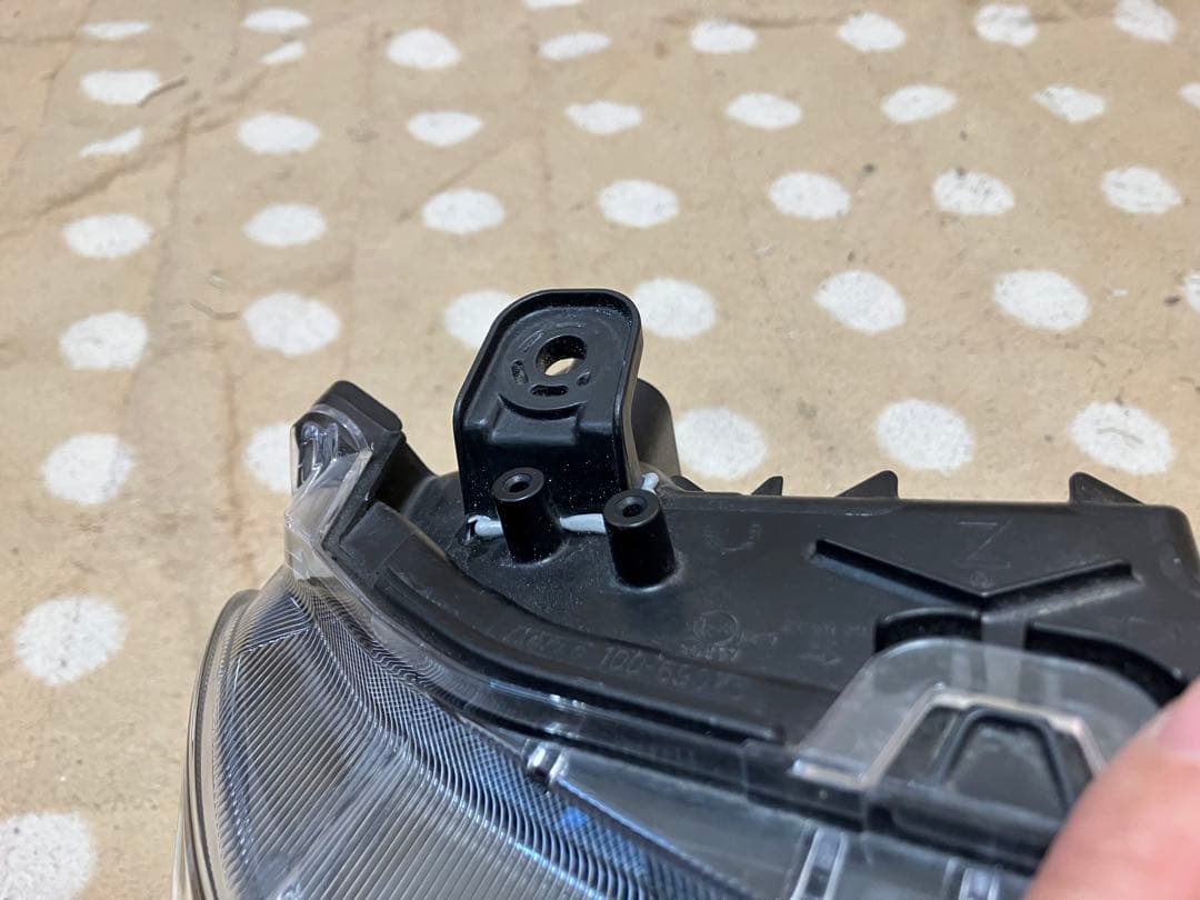 タントカスタム　右ヘッドライト　la650s