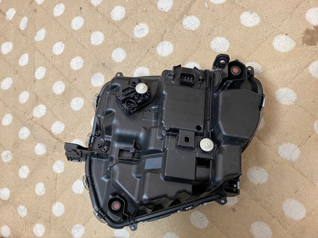 タントカスタム　右ヘッドライト　la650s