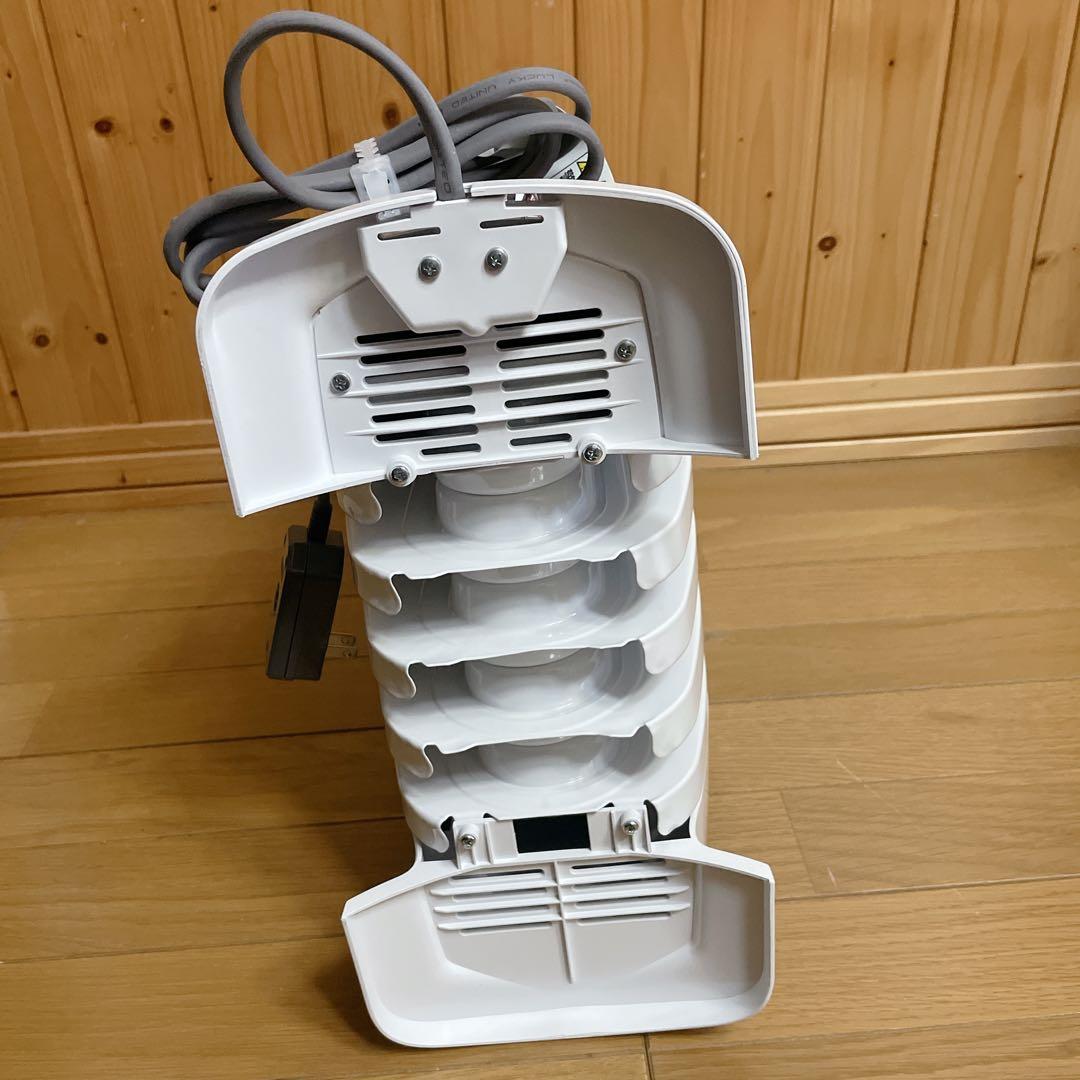 【美品】DeLonghi オイルヒーター ホワイト　NJ0505E デロンギ