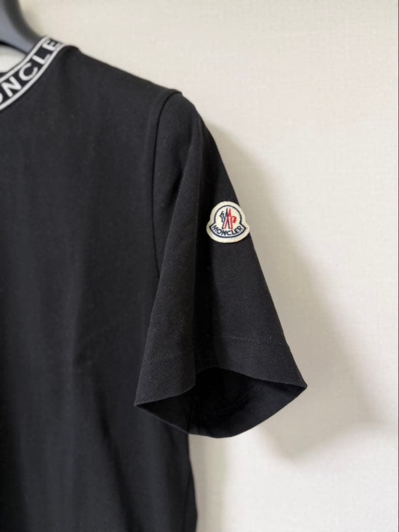モンクレール ブラック Tシャツ