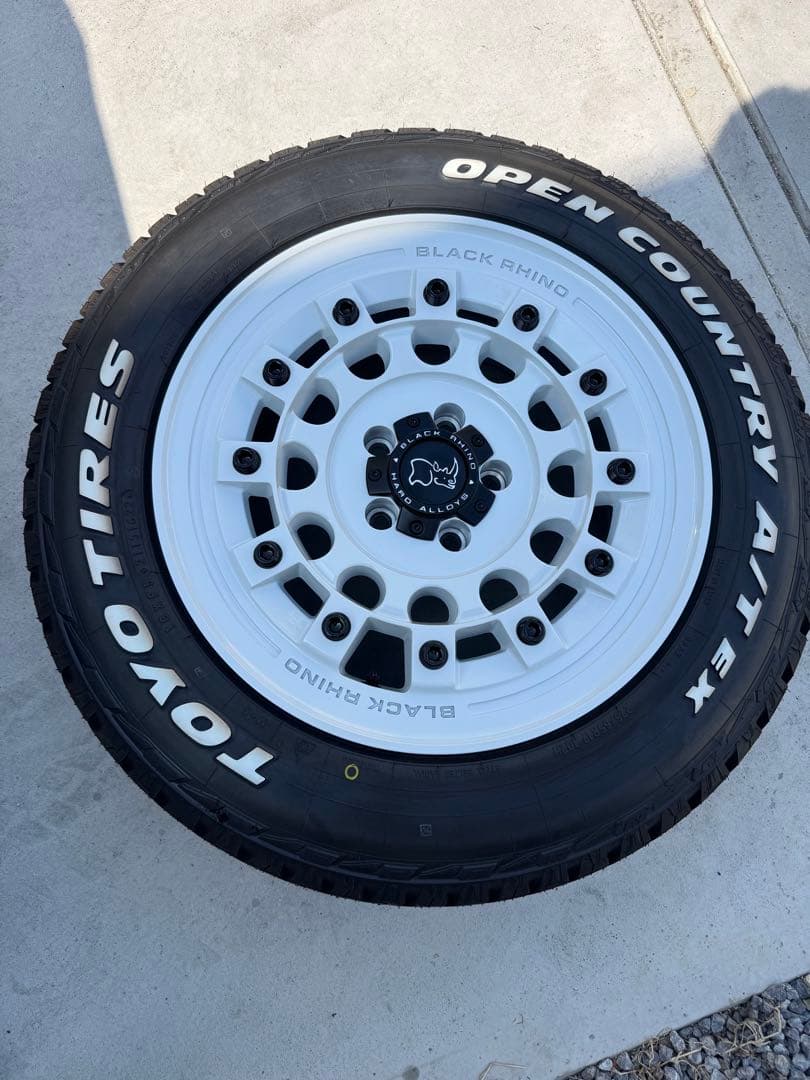 ブラックライノ フジ  17インチ オープンカントリー(デリカ D5，RAV4)
