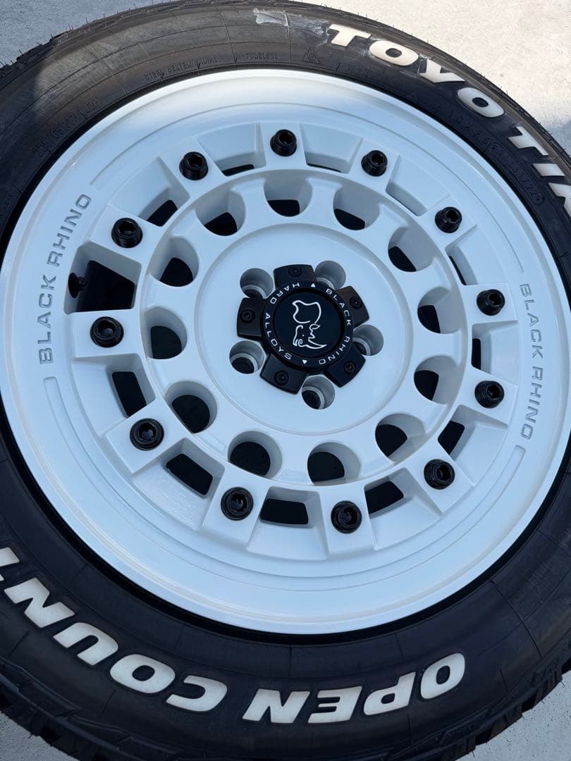 ブラックライノ フジ  17インチ オープンカントリー(デリカ D5，RAV4)