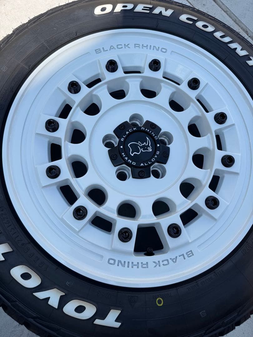 ブラックライノ フジ  17インチ オープンカントリー(デリカ D5，RAV4)