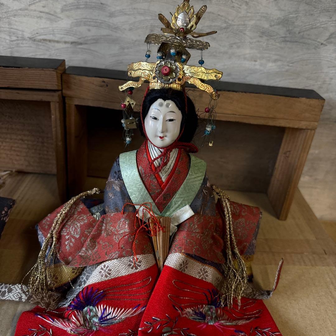 伝統的な雛人形セット 明治時代