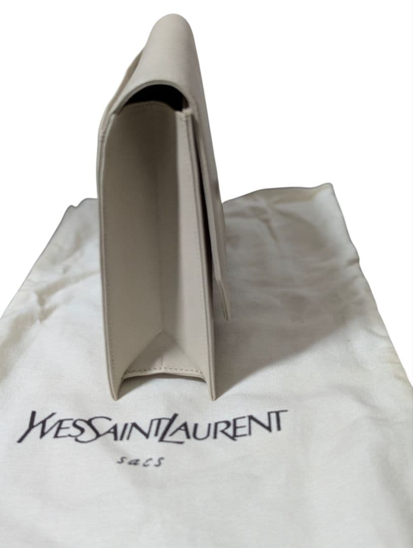 極美品 Yves Saint Laurent クラッチバッグ 本物 本革 レザー