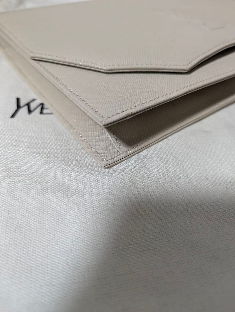 極美品 Yves Saint Laurent クラッチバッグ 本物 本革 レザー