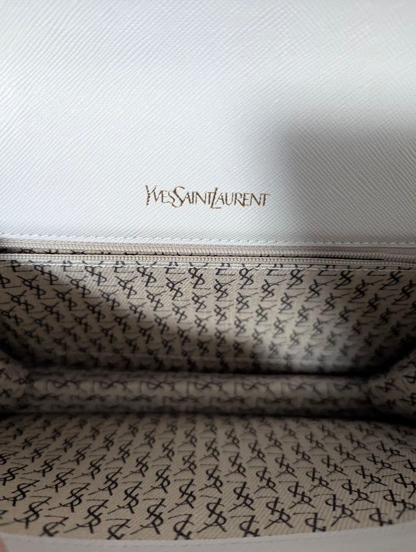 極美品 Yves Saint Laurent クラッチバッグ 本物 本革 レザー