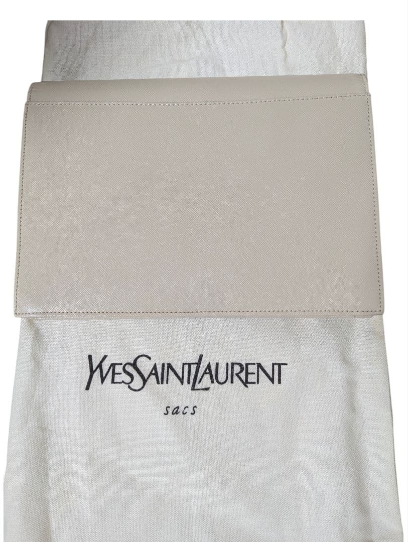 極美品 Yves Saint Laurent クラッチバッグ 本物 本革 レザー