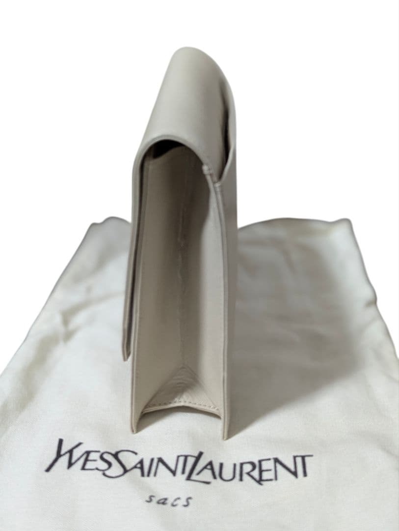 極美品 Yves Saint Laurent クラッチバッグ 本物 本革 レザー