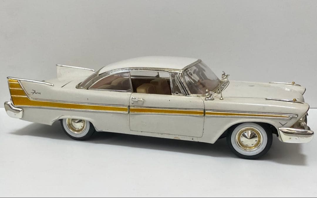 レア！　1/18 アメ車　ミニカー　プリマス　フューリー　ベルベディア