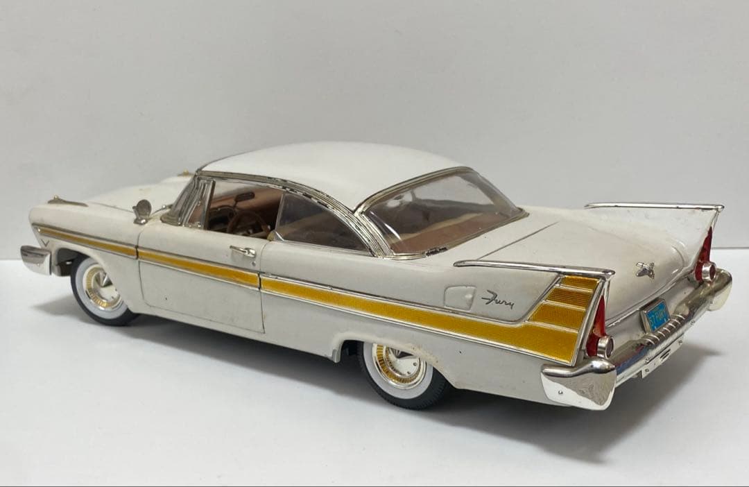 レア！　1/18 アメ車　ミニカー　プリマス　フューリー　ベルベディア