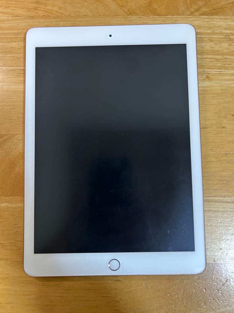 Tamtu　iPad (第6世代) Wi-Fi 32GB ゴールド