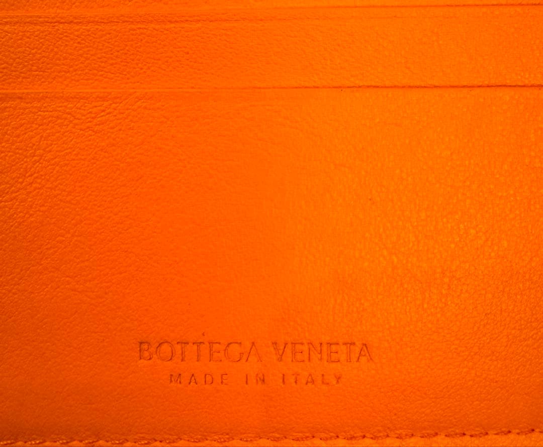 ※限定セール【新品未使用】ボッテガヴェネタ　イントレチャート 二つ折りウォレット