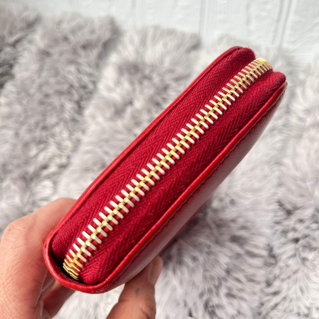 良品✨PRADA 大きめロゴ　ラウンドファスナー　サフィアーノ　レッド　長財布