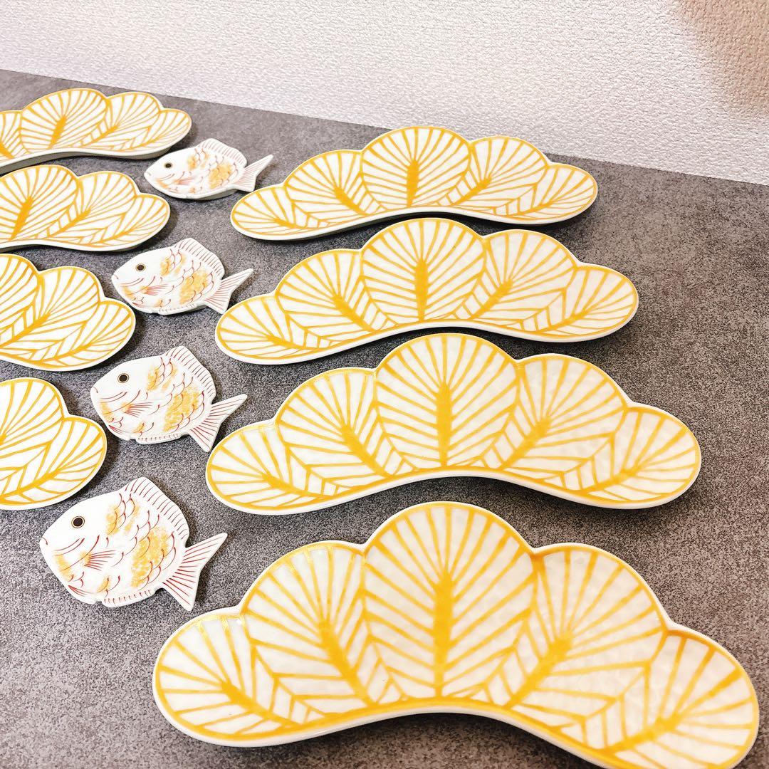 パールご依頼品　有田焼　幸楽窯　松葉形前菜皿　鯛小皿　12点セット