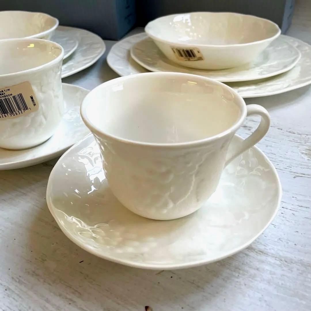 新品ブランド箱入り /ストロベリー＆バイン食器5点のペアセット