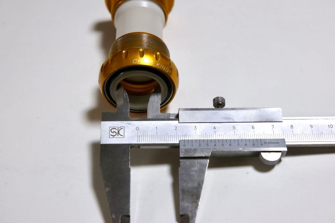 CHRIS KING ボトムブラケット BSA JIS 24mm