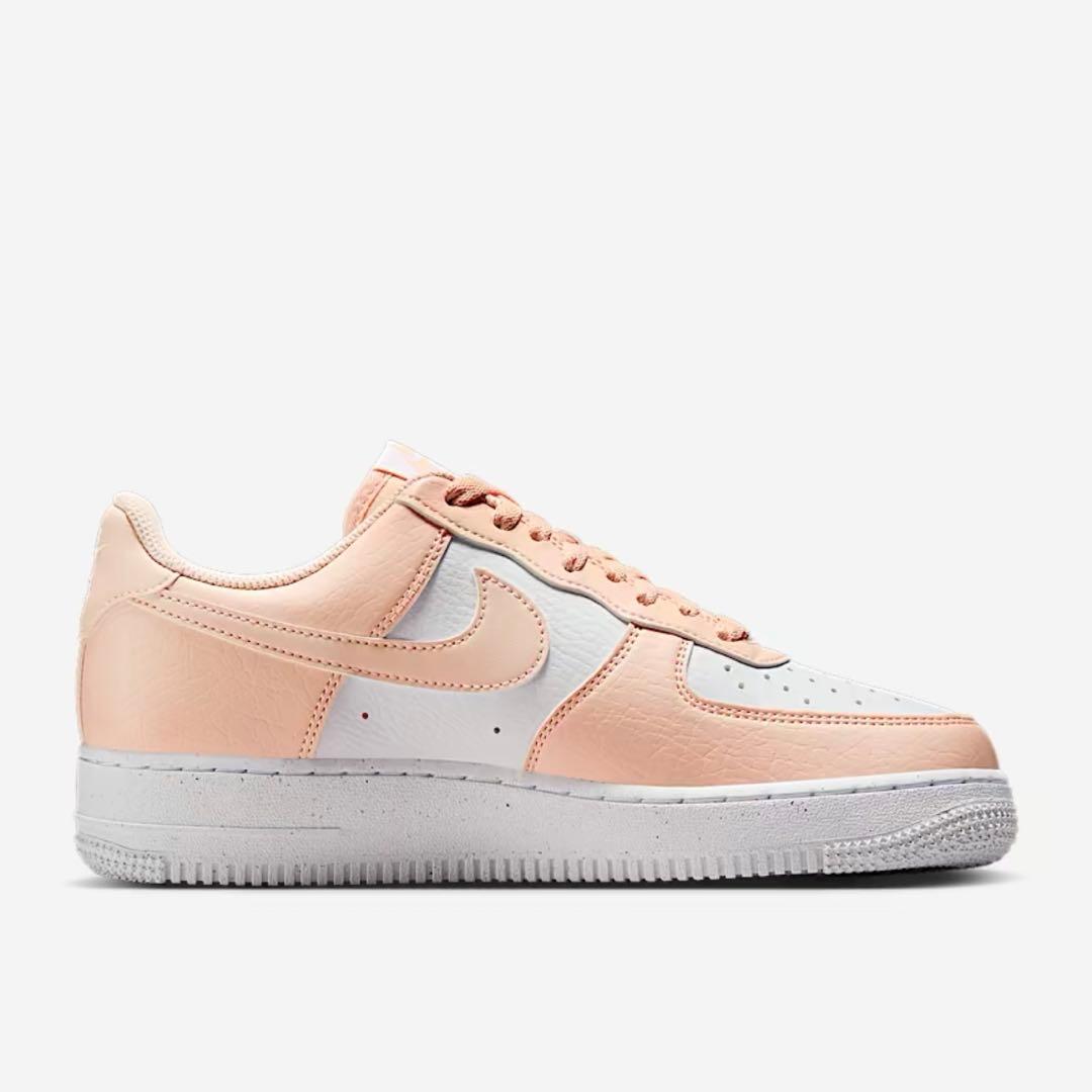 【新品】ナイキ スニーカー エアフォース1 DV3808-111 24cm