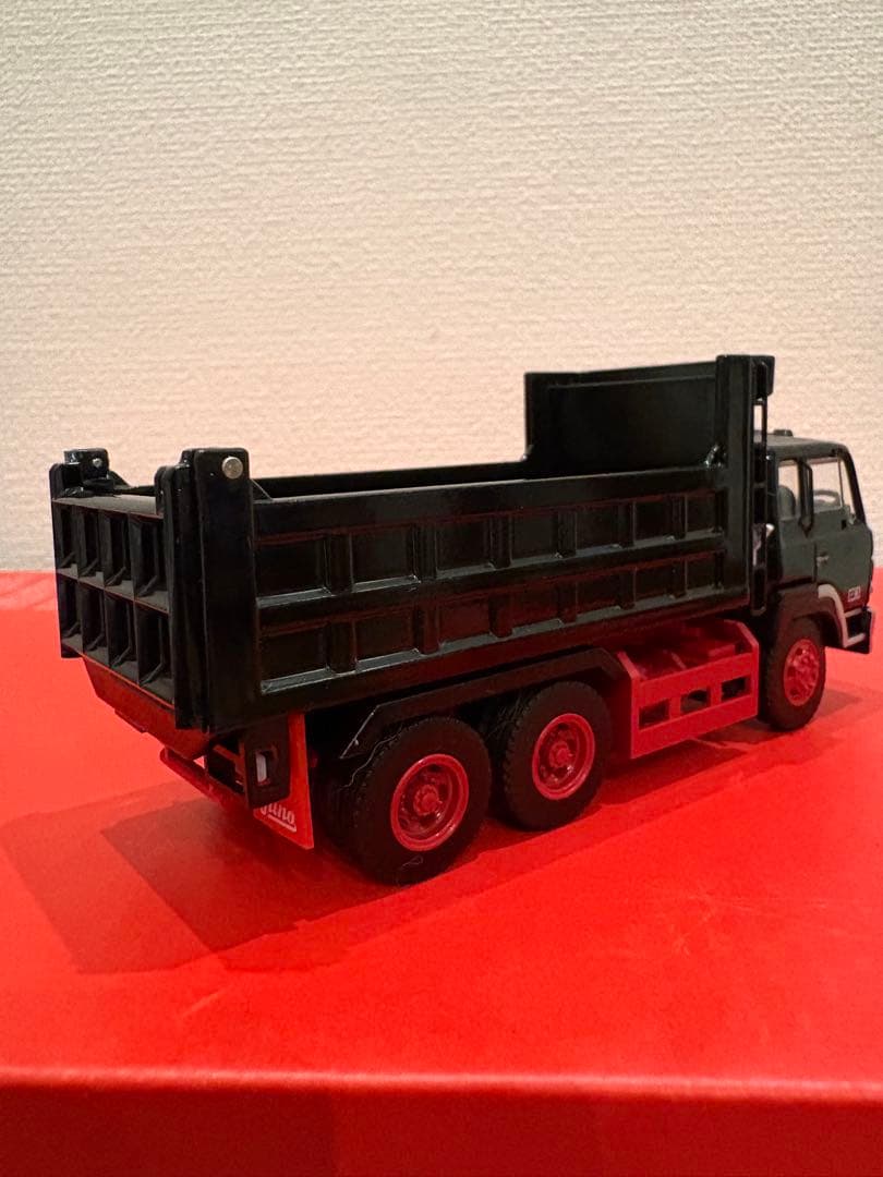 y31。DBGT 1/64 スーパードルフィン ダンプトラック ブラック