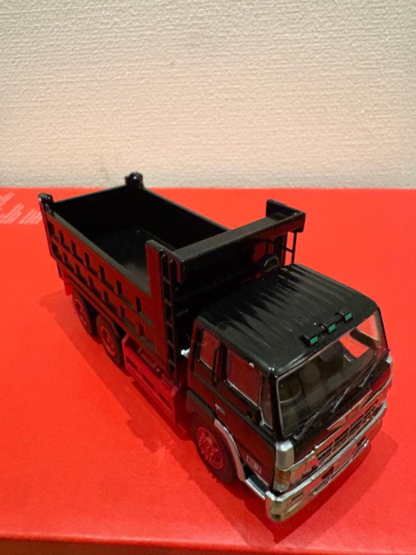 y31。DBGT 1/64 スーパードルフィン ダンプトラック ブラック