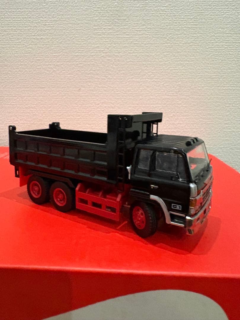 y31。DBGT 1/64 スーパードルフィン ダンプトラック ブラック