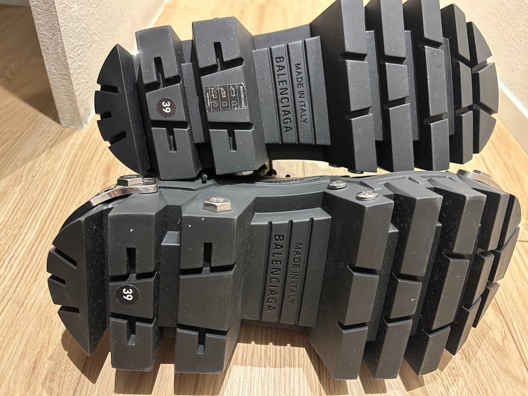 値下げ中　BALENCIAGA BULLDOZER 39