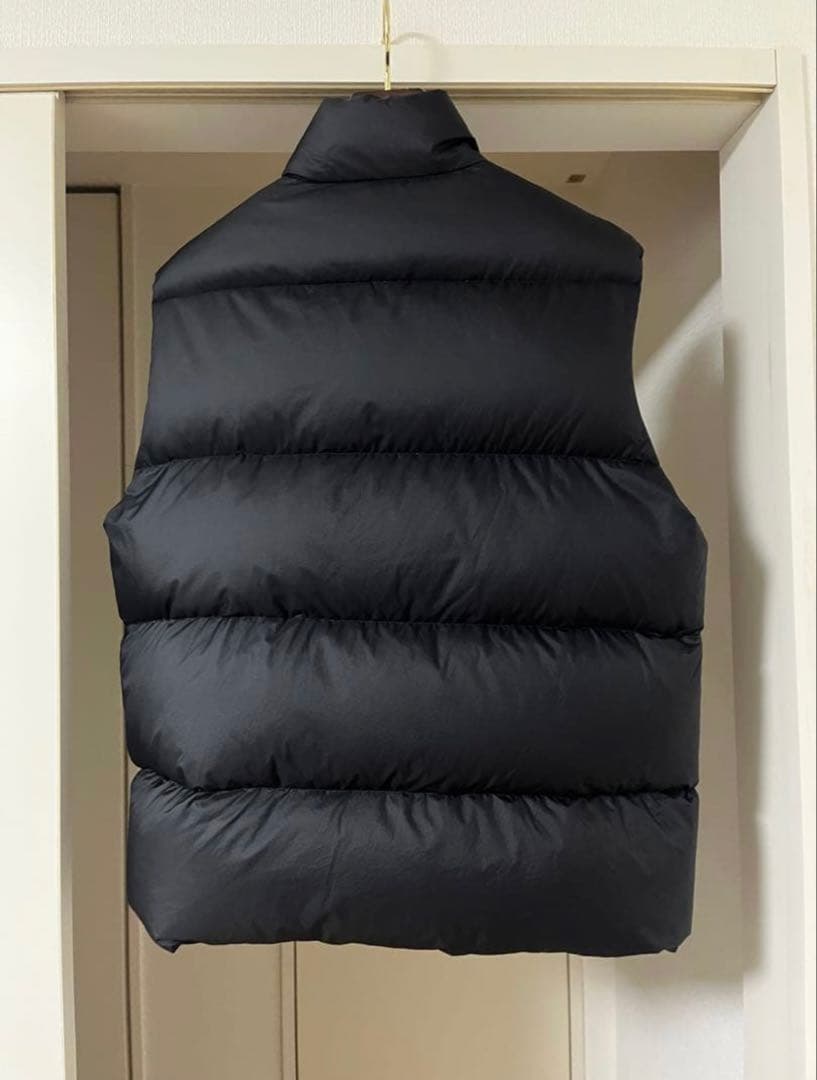 COMOLI comoli コモリ　ダウンベスト　ブラックサイズ3