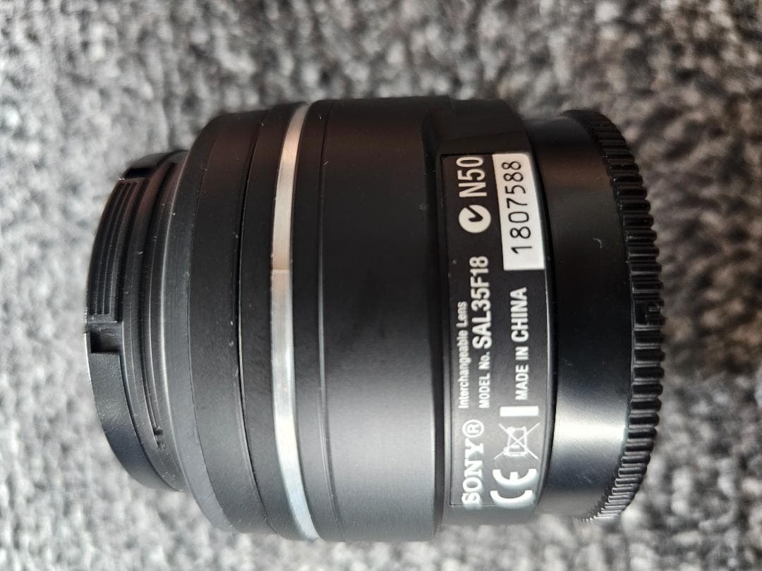 SONY 単焦点広角レンズ　DT35mm F1.8 SAM SAL35F18