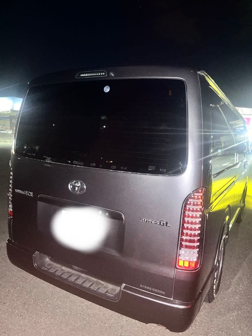 200系ハイエース　社外　テールランプ