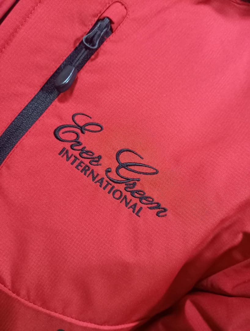 美品　エバーグリーン●E.G.ライトフーディージャケット●Mサイズ　レッド