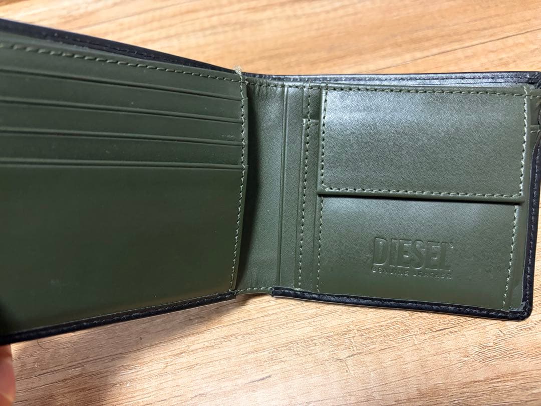 美品！　DIESEL ブラック 二つ折り財布