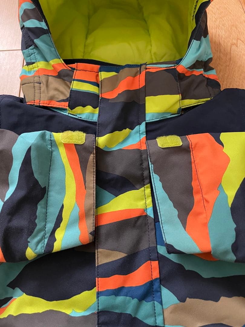 BURTON 子ども用スノーボードウェア カラフル迷彩　2T　90〜100cm