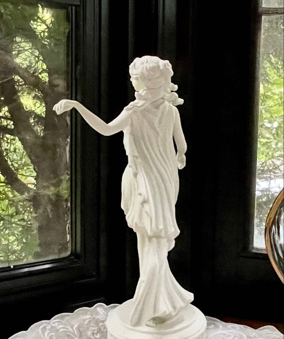 ウェッジウッド　ジャスパー　フュギュリン　　　　　　【ダンシングアワーNO.5】