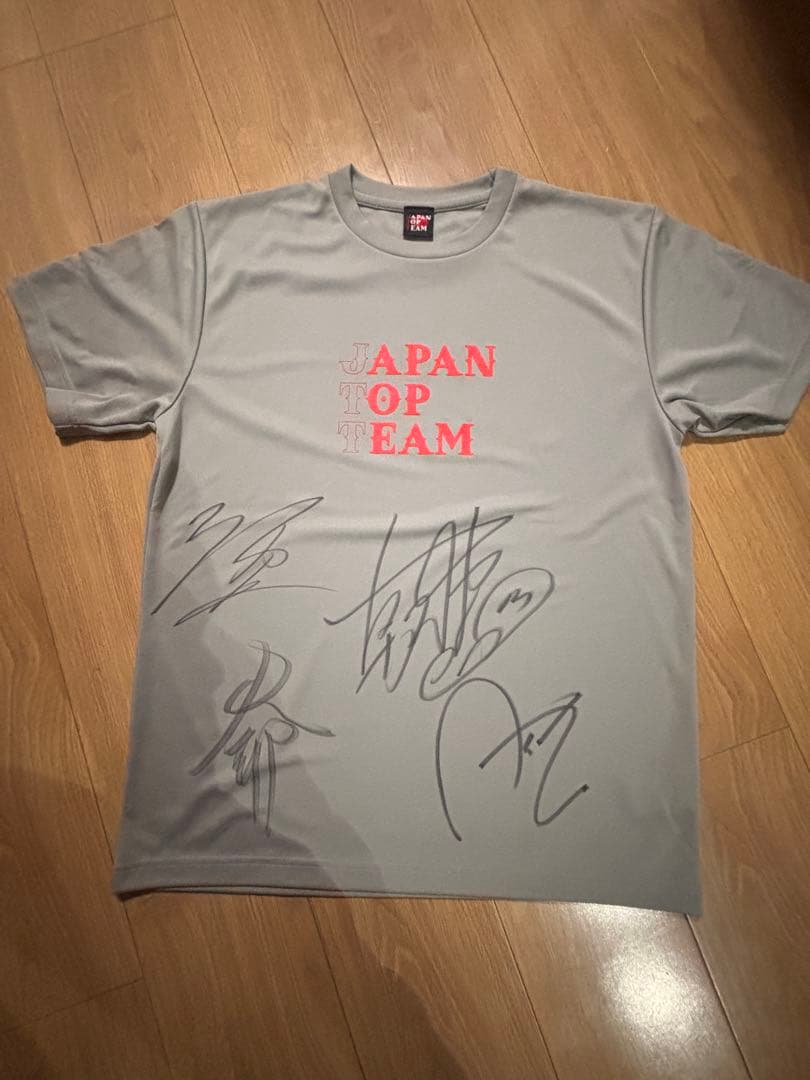 JTT 朝倉未来、朝倉海、ヒロヤ、秋元強真　直筆サイン Tシャツ　超レア　限定品