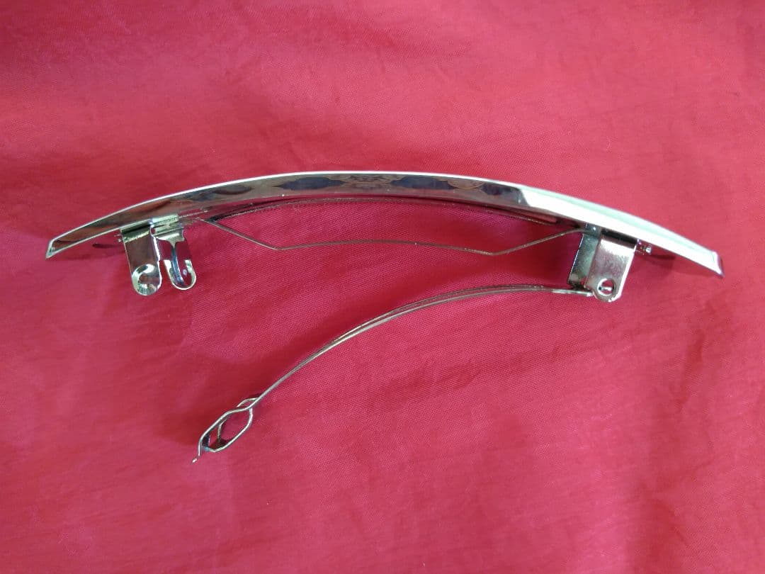 CHANEL シルバーバレッタ 約9cm