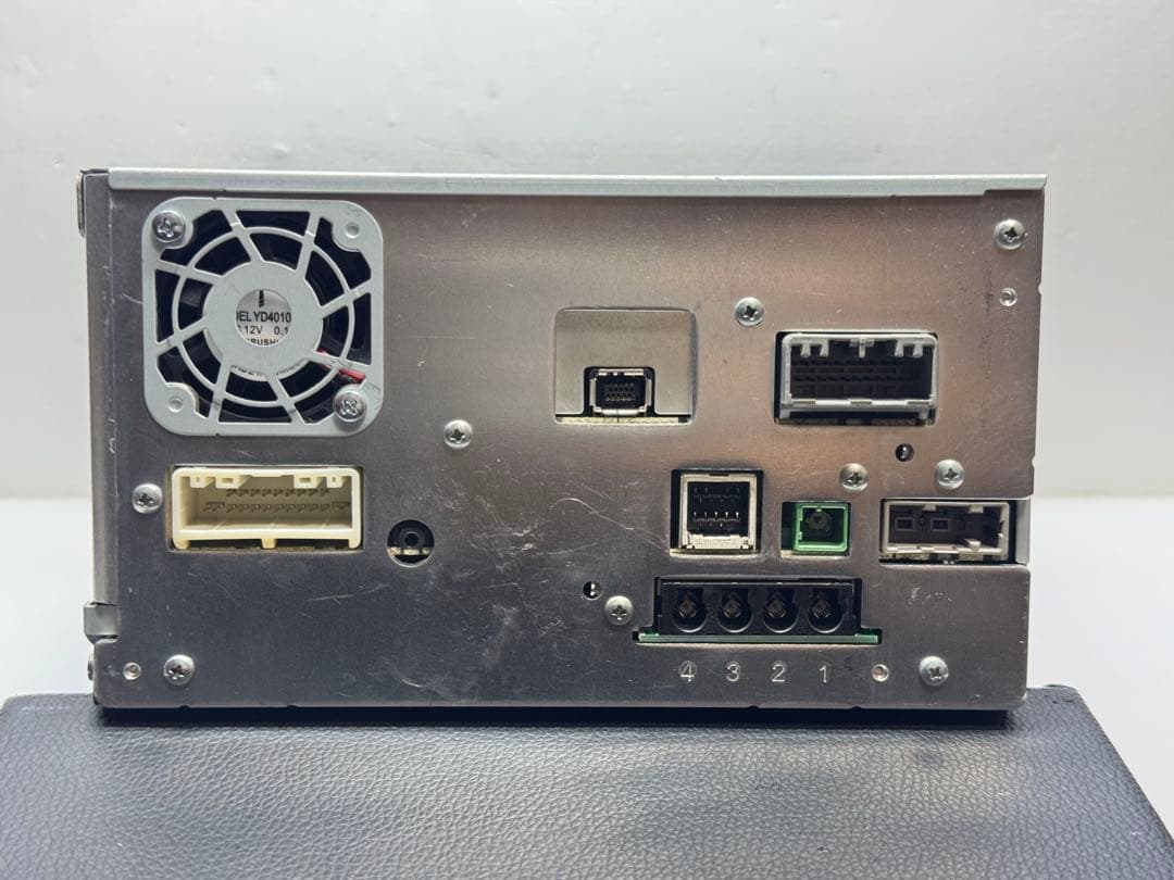 新品タッチパネル NMZP-W64D 2013年地図データ 新品ファン ダイハツ