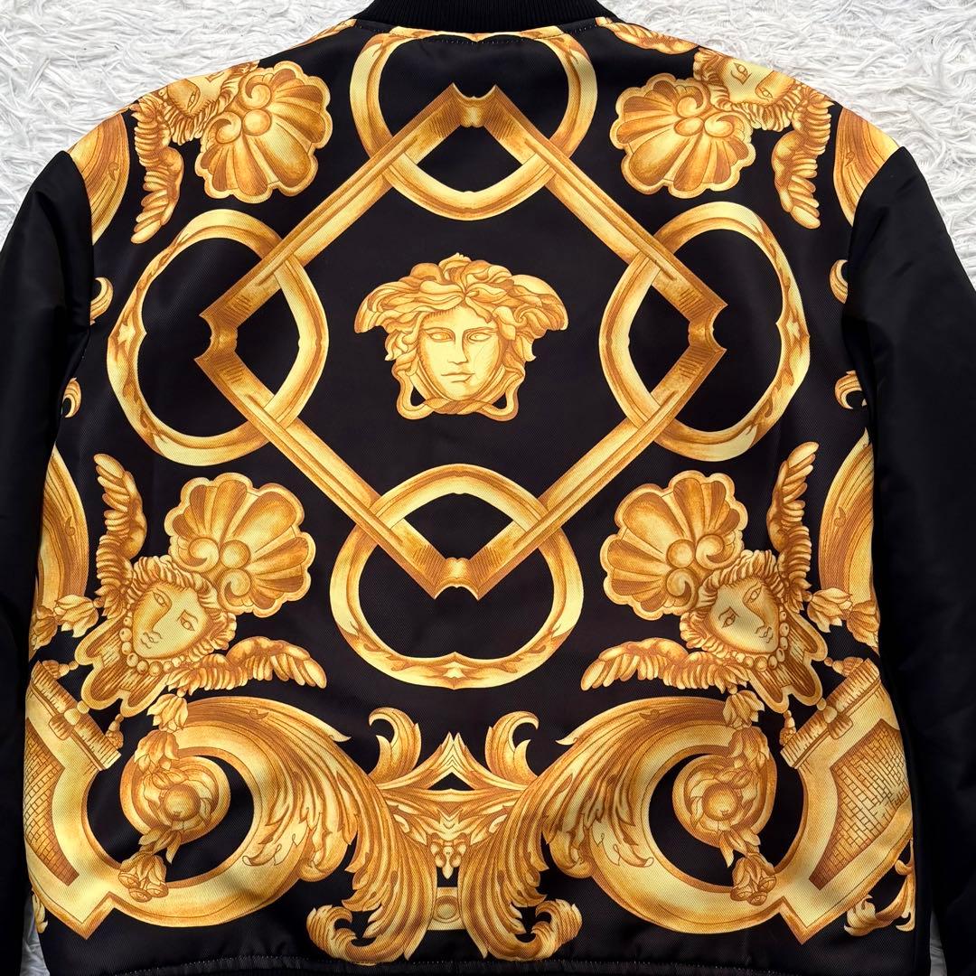 【新品同様】 VERCACE 中綿 ブルゾン メデューサ ブラック MA-1