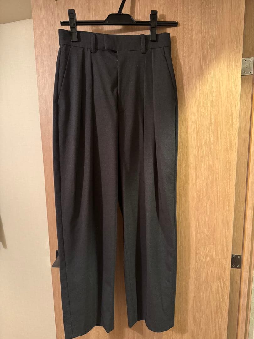 trefle+1 トレフルプラスワン　ポケットフリルパンツ　グレー　01