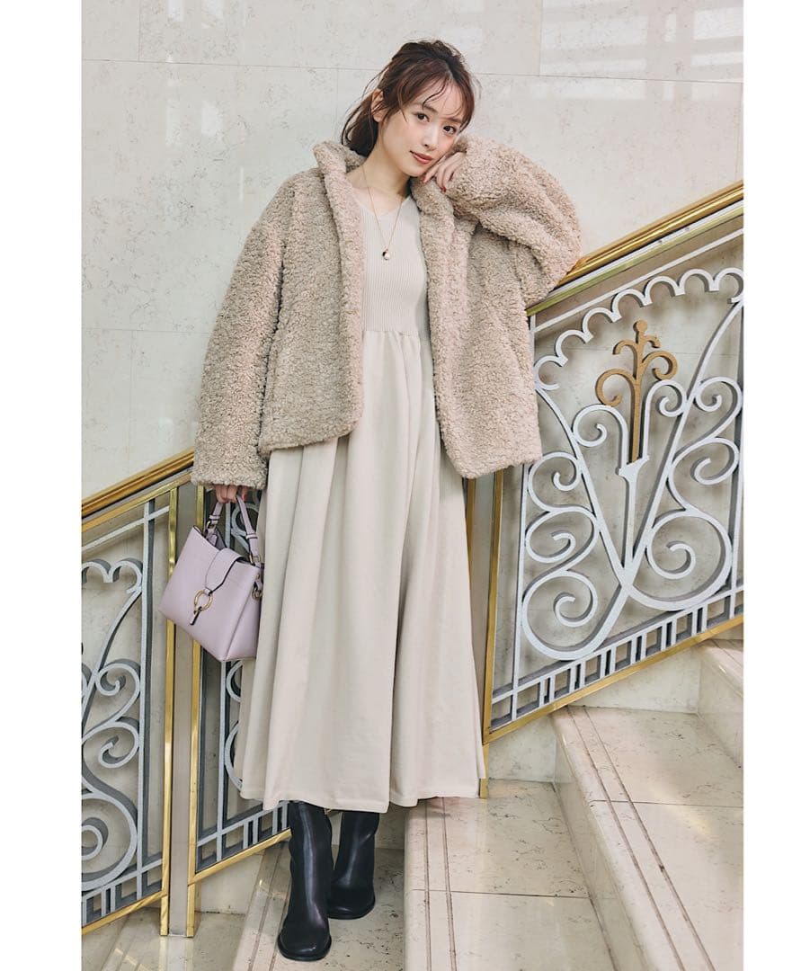 ストラ　ボアスタンドカラーコート