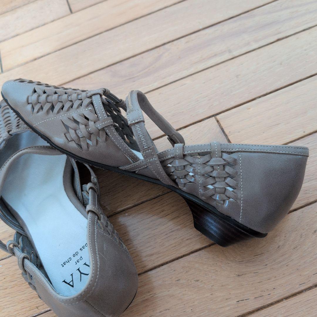 SAYA 編み込みデザイン フラットシューズ ベージュ