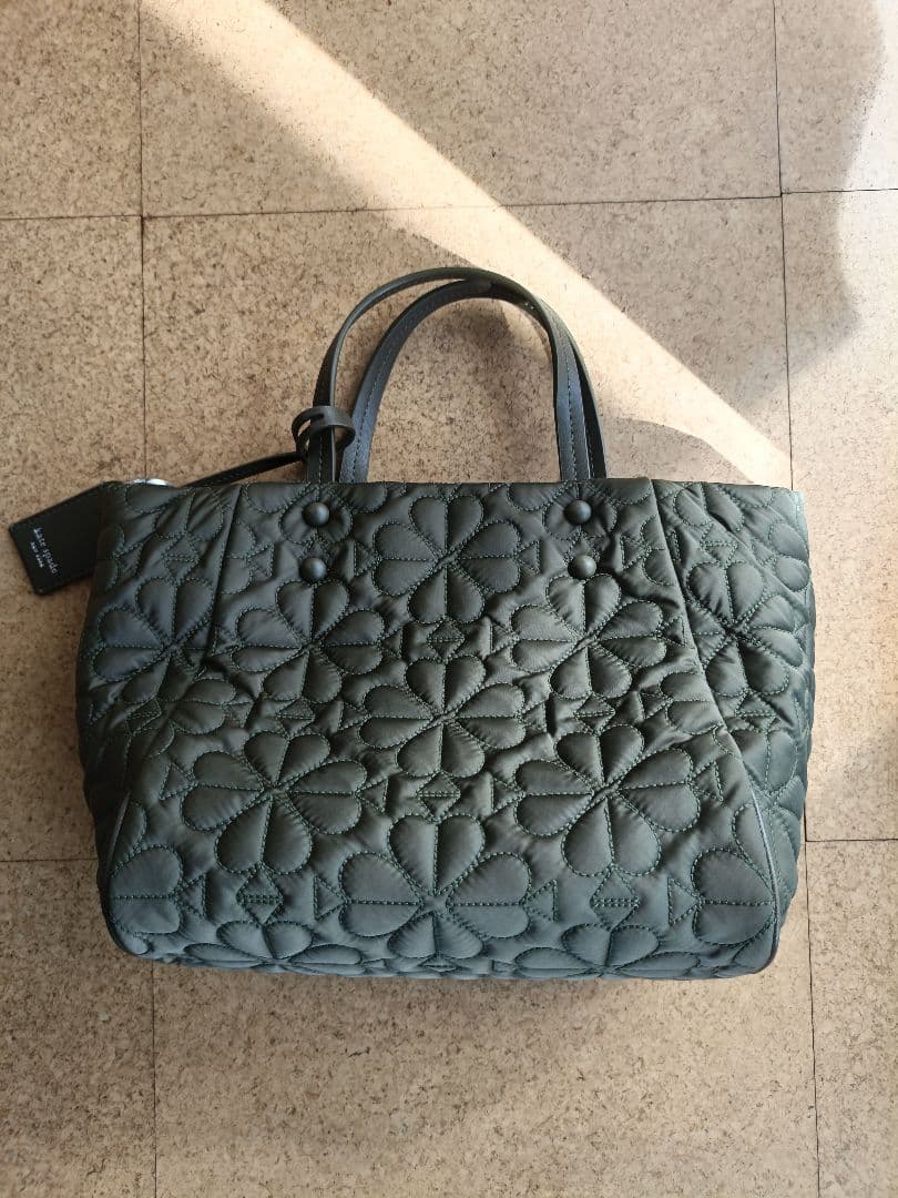 kate spade NEW YORK オリーブ キルティングトートバッグ
