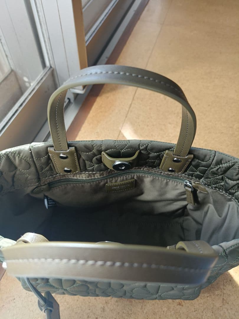 kate spade NEW YORK オリーブ キルティングトートバッグ