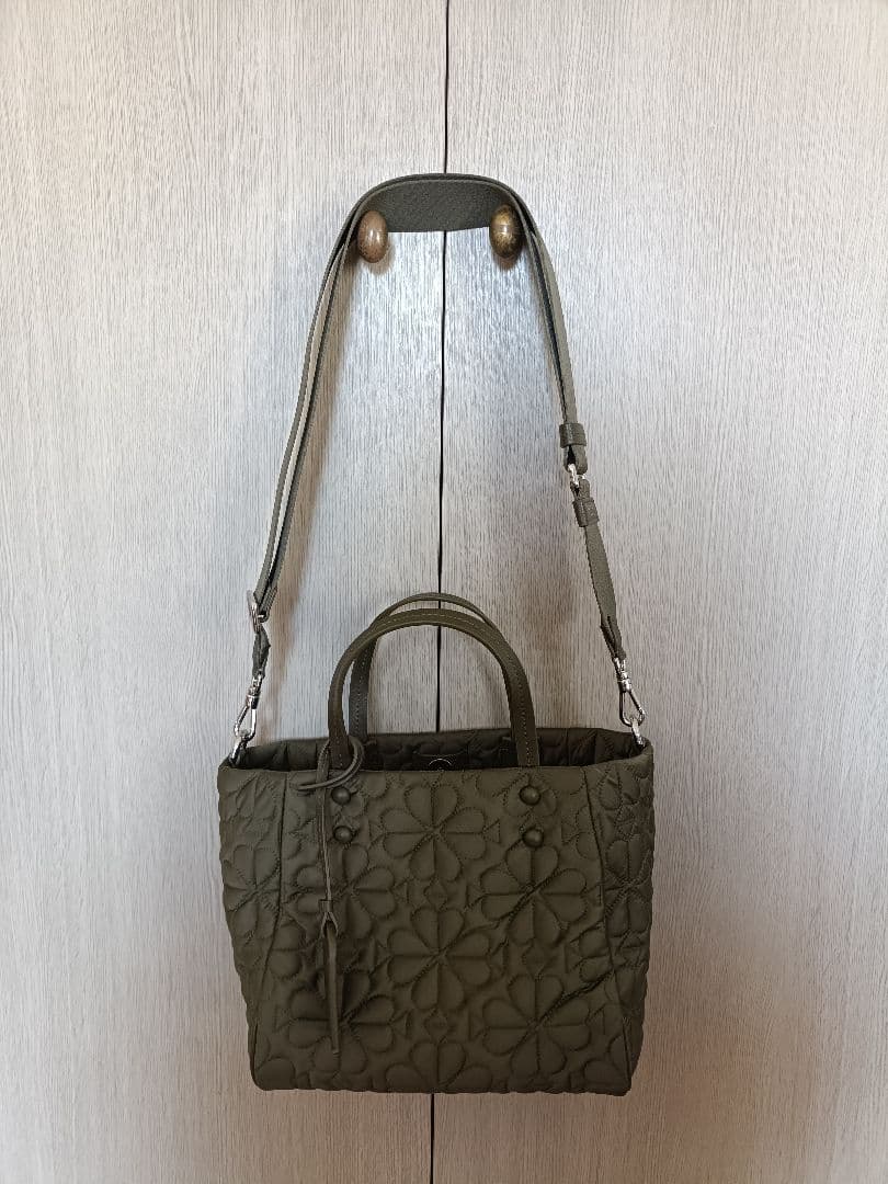 kate spade NEW YORK オリーブ キルティングトートバッグ