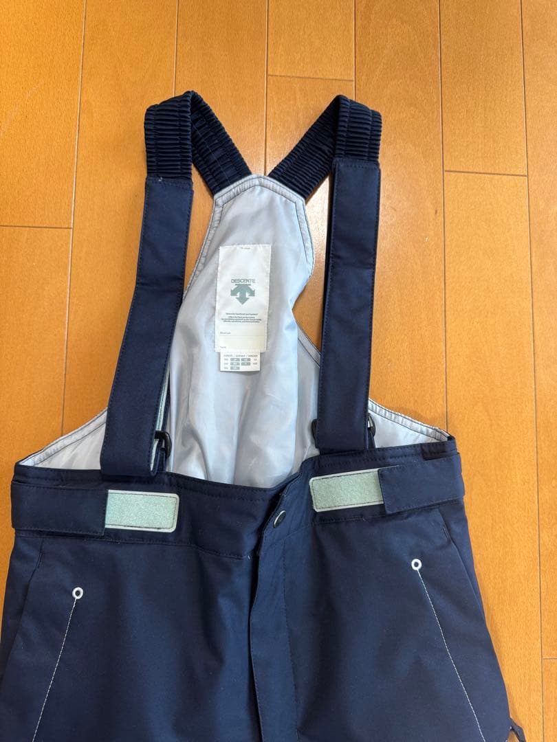 DESCENTE デサント　スキーウェア　上下セット　女の子　140