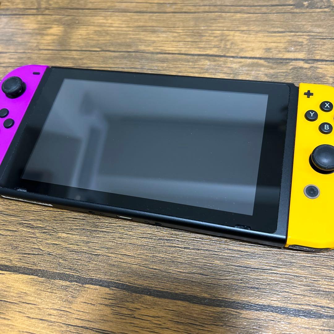 新型 ニンテンドースイッチ Nintendo switch ジョイコン付本体のみ