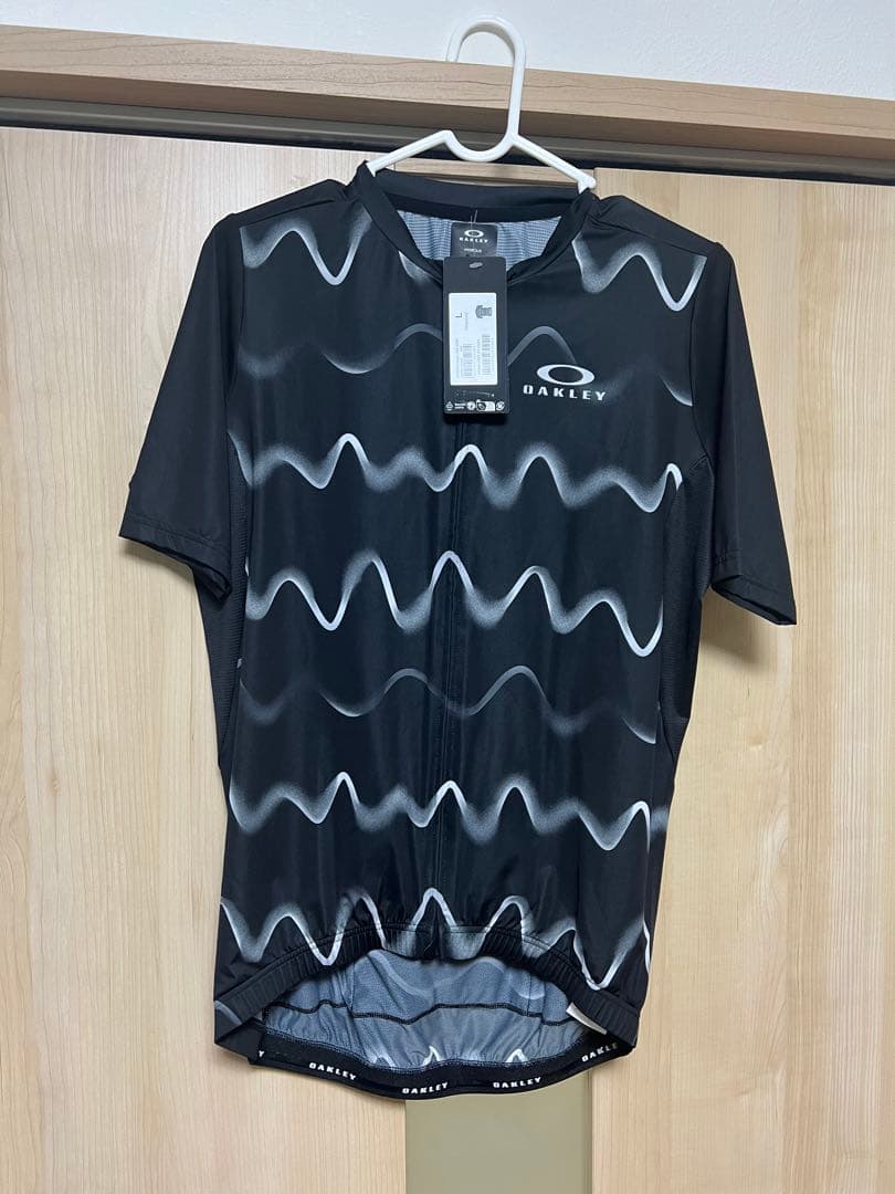 新品未使用オークリーサイクルジャージ　L