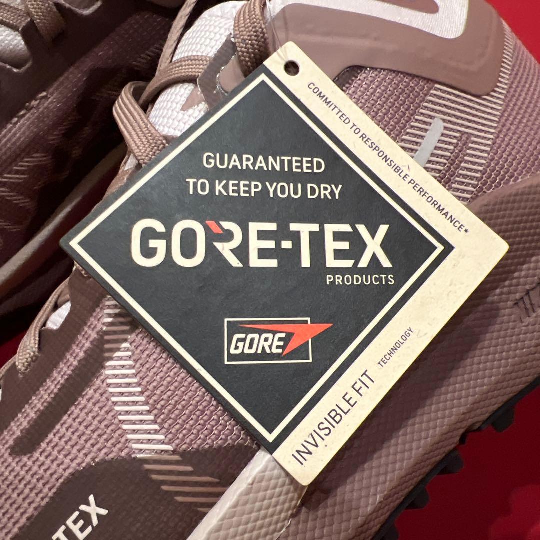 新品　23.5cm　ナイキ　ウィメンズ ペガサス トレイル 4 GORE-TEX