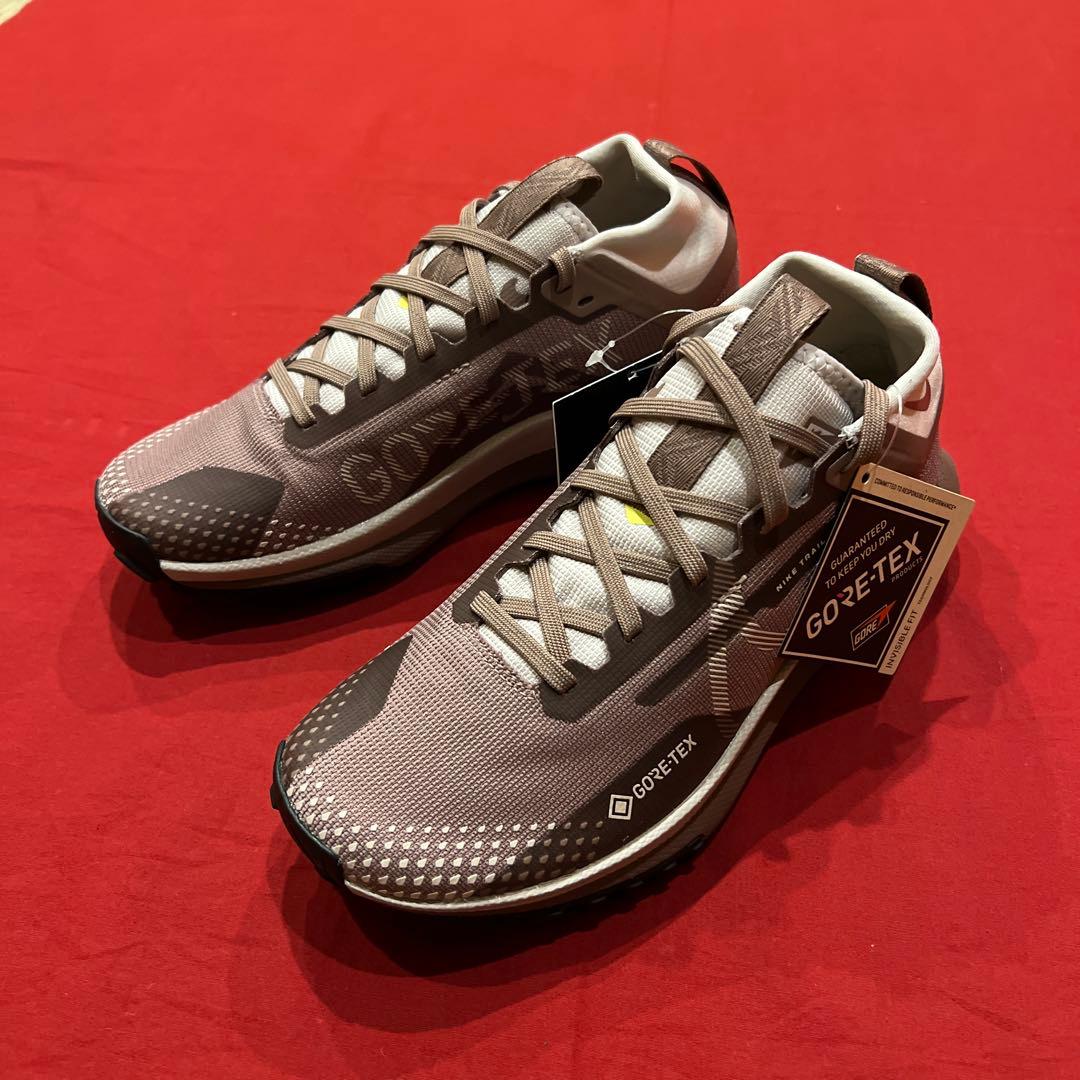 新品　23.5cm　ナイキ　ウィメンズ ペガサス トレイル 4 GORE-TEX