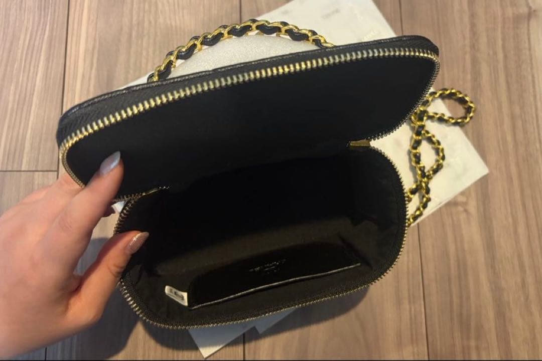 CHANEL ブラック ショルダーバッグ バニティ ノベルティー