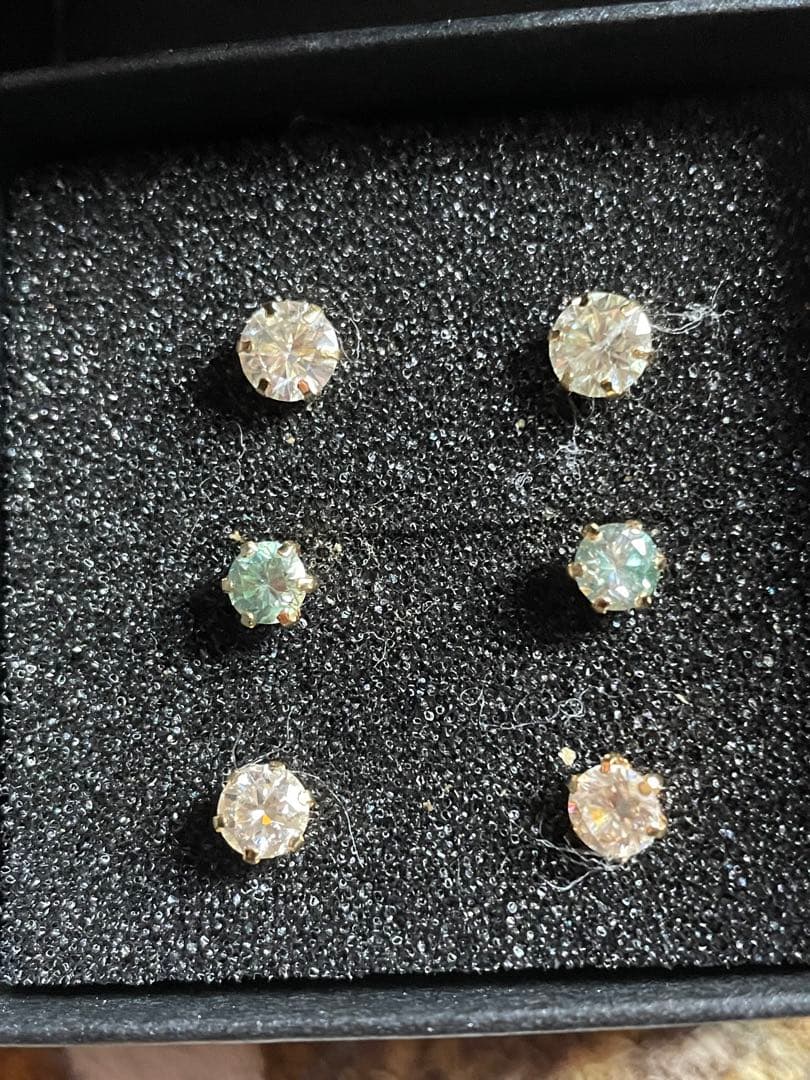 モアッサナイトダイヤピアス計1.4